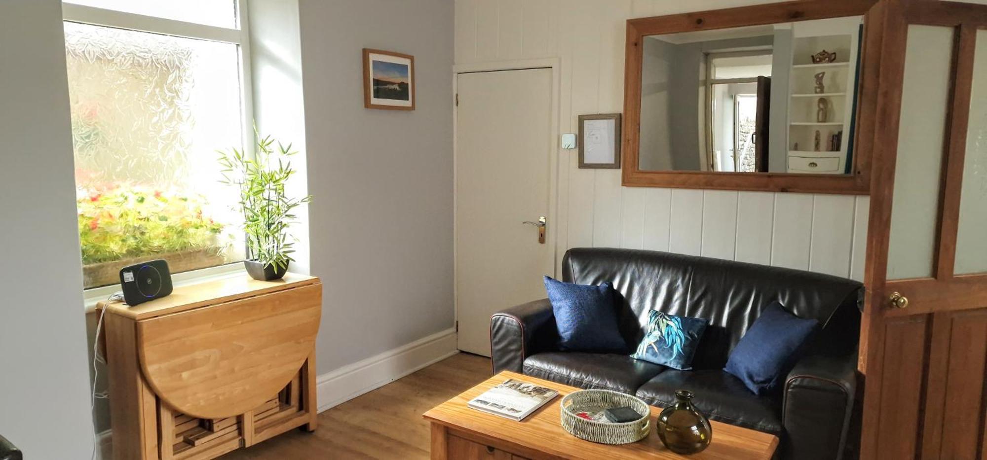 Cheerful 2 Bed Home With Mountain Views 布莱奈费斯蒂尼奥格 外观 照片