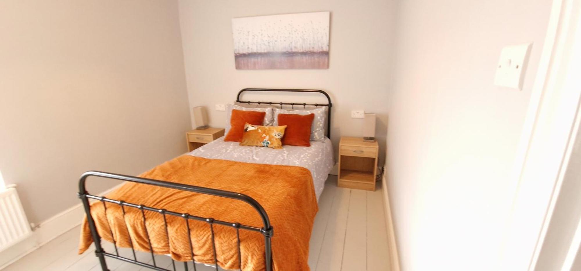 Cheerful 2 Bed Home With Mountain Views 布莱奈费斯蒂尼奥格 外观 照片